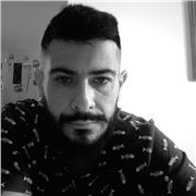 Laureato in Psicologia, appassionato di musica, lettura e della lingua inglese